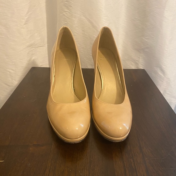 Stuart Weitzman Beige Platform Pump - Picture 3 of 5